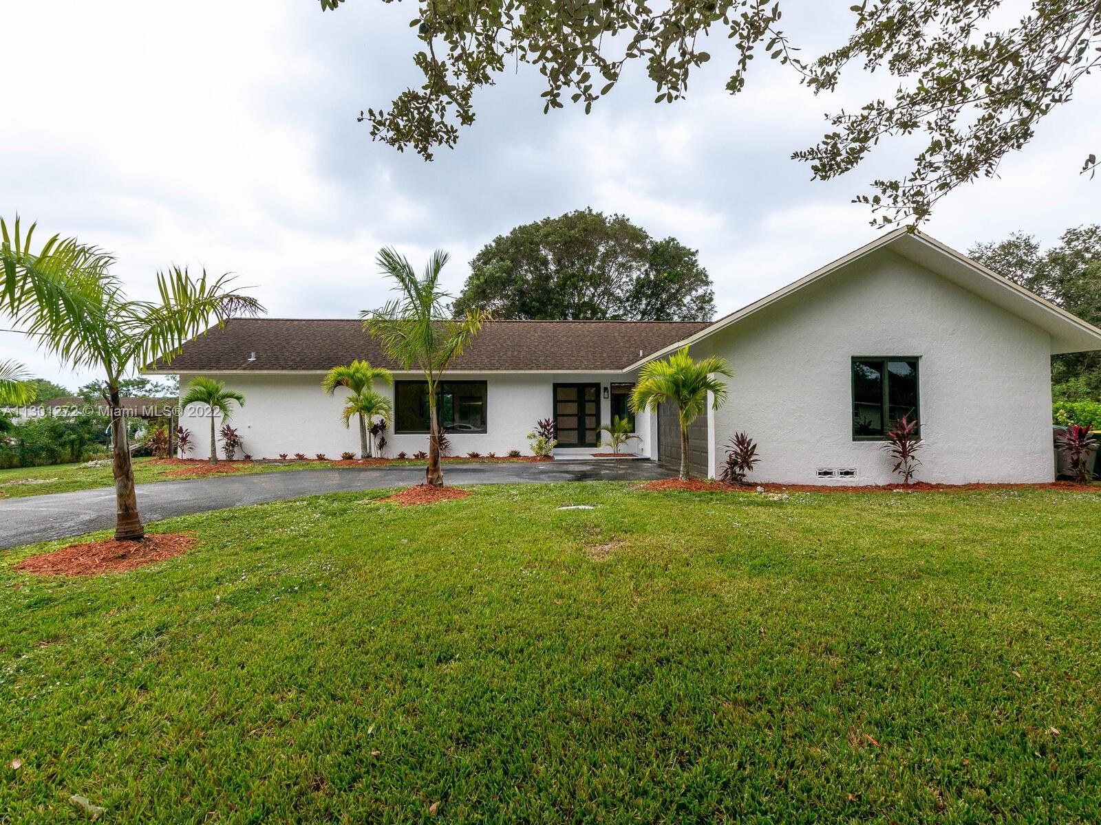 5521 Southwest 164th Terrace Southwest Ranches, FL 33331 - Photo 4 of 72 Gallery Image 4
