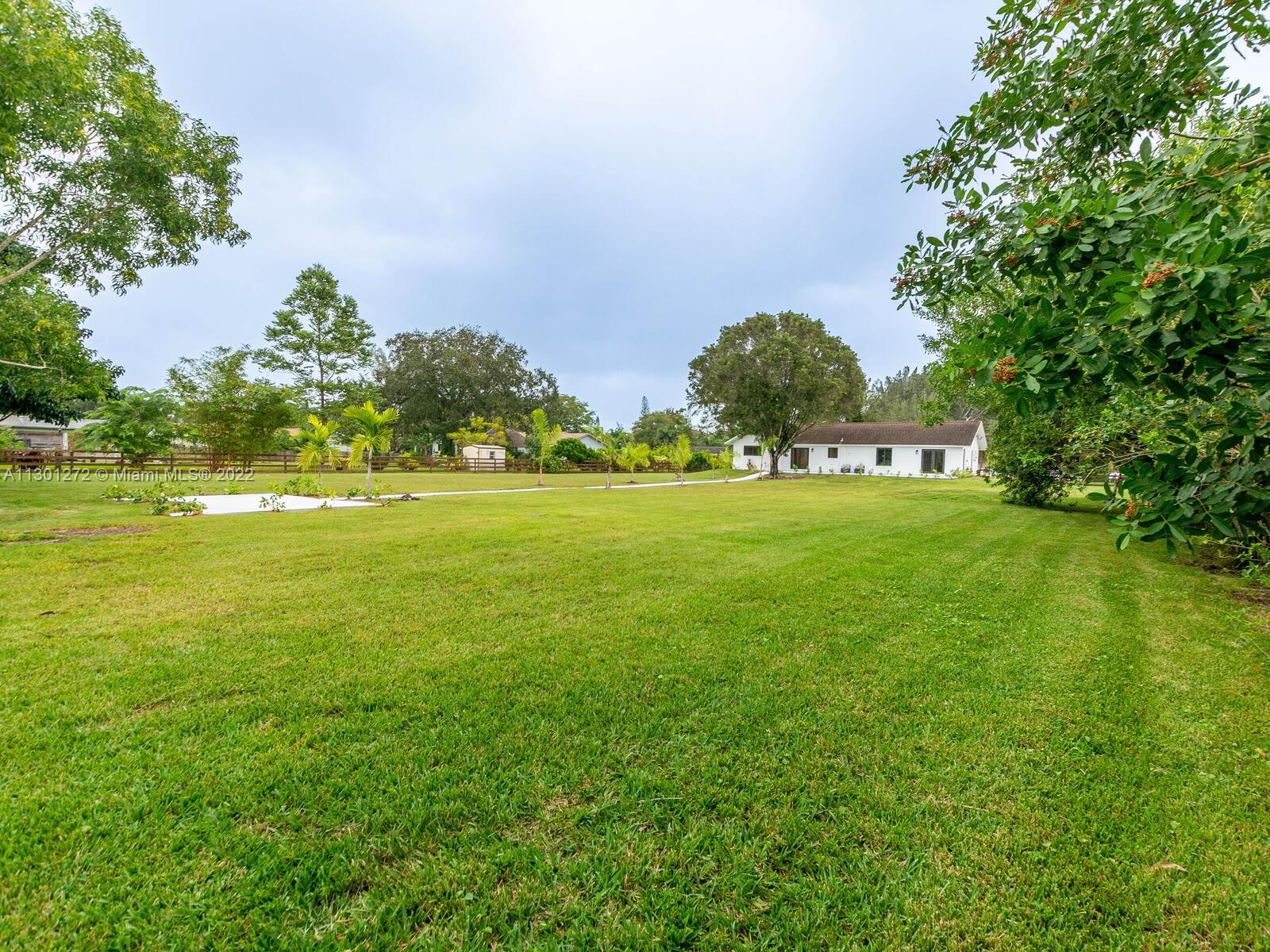 5521 Southwest 164th Terrace Southwest Ranches, FL 33331 - Photo 54 of 72 Gallery Image 54