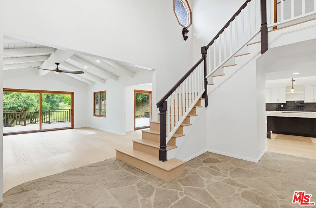 24970 Bob Batchelor Road Calabasas, CA 91302 - Photo 4 of 32