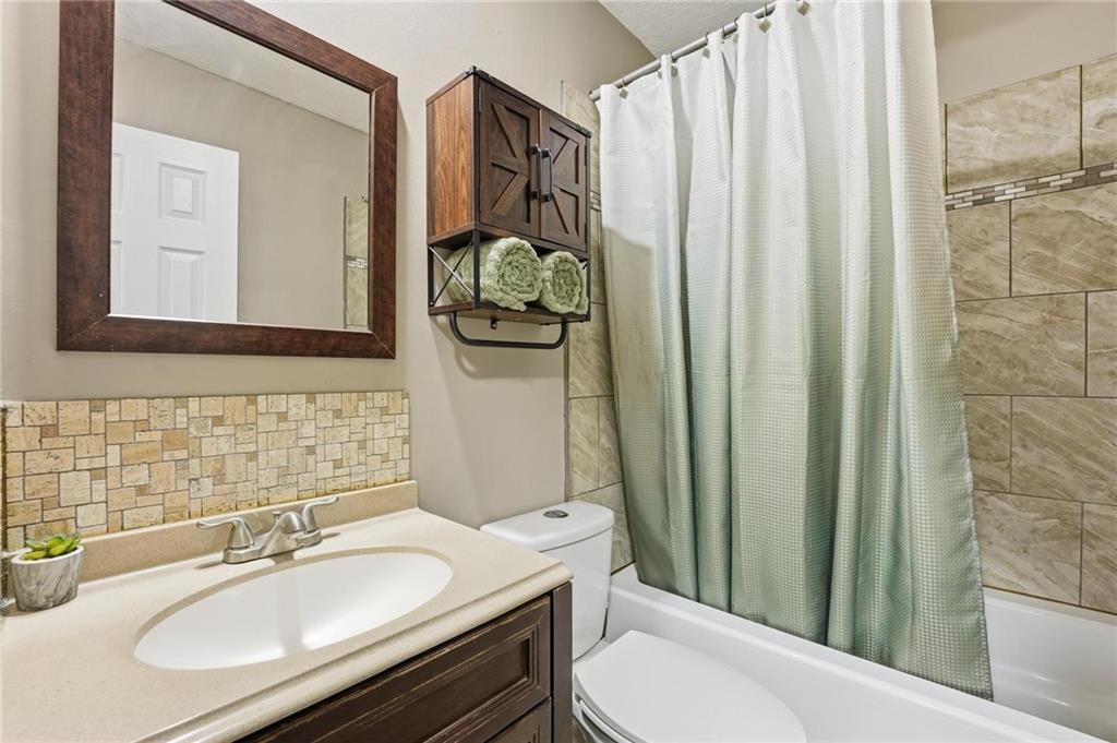 2908 Northwest Canterbury Road Blue Springs, MO 64015 - Photo 17 of 31