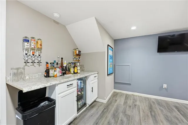 $275,000 | 2908 Northwest Canterbury Road, Blue Springs, MO 64015