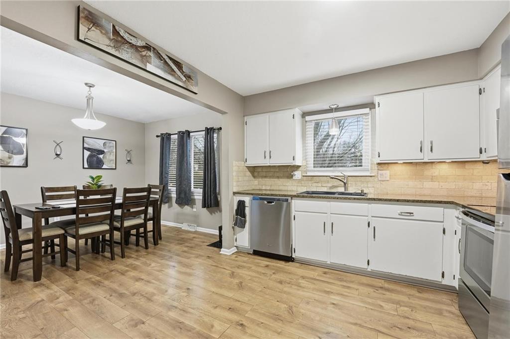 2908 Northwest Canterbury Road Blue Springs, MO 64015 - Photo 7 of 31