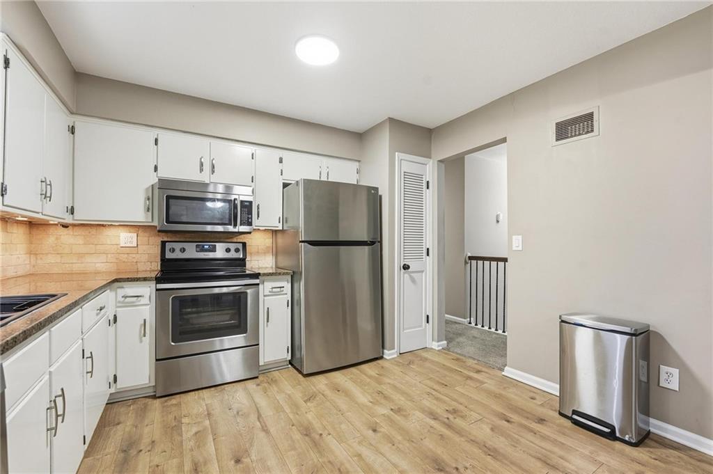 2908 Northwest Canterbury Road Blue Springs, MO 64015 - Photo 9 of 31