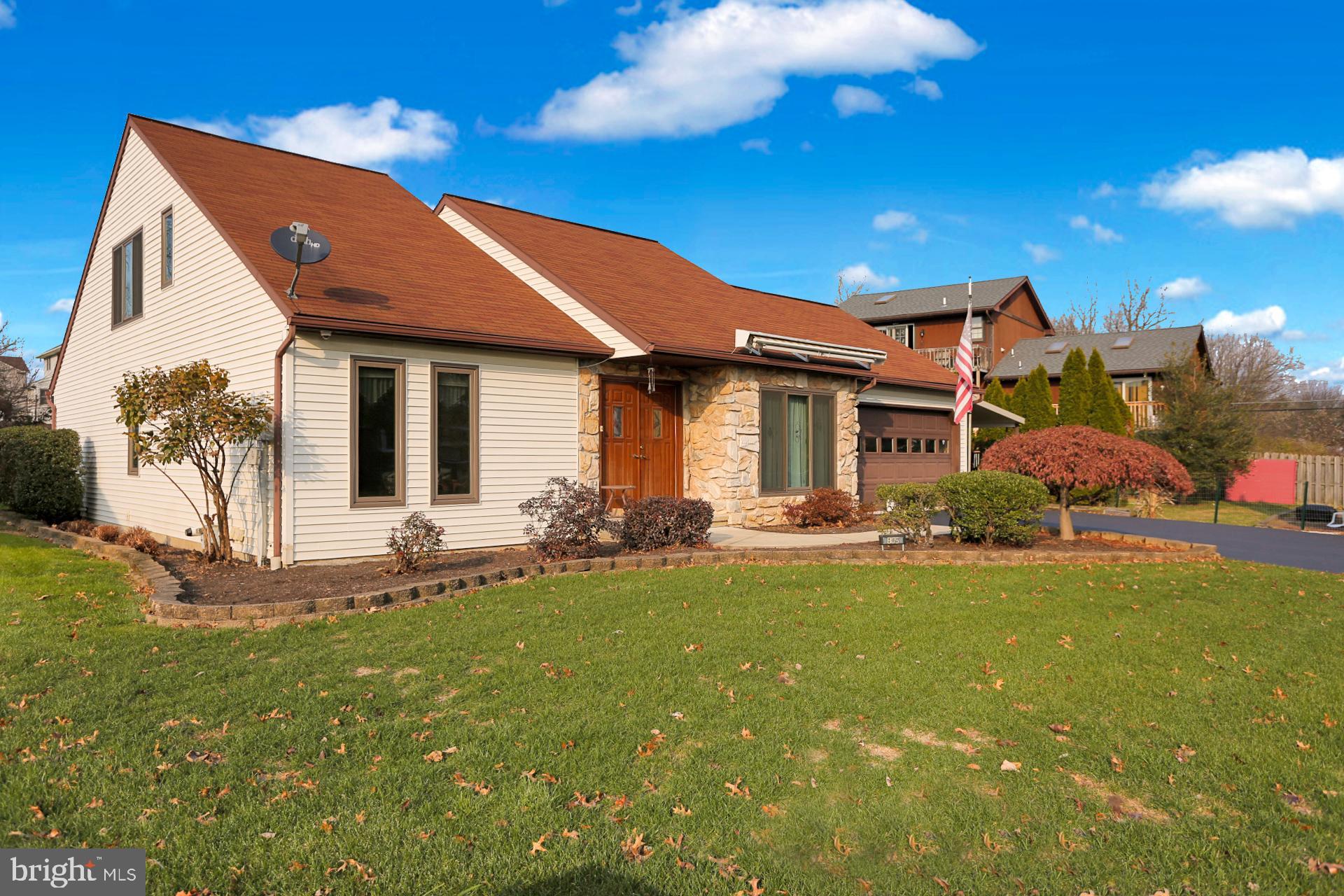 805 Whitner Road Reading, PA 19605 - Photo 4 of 28