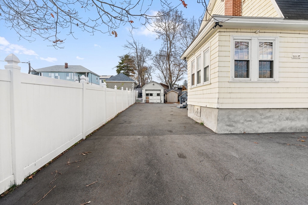 18 Larchwood Road Methuen, MA 01844 - Photo 3 of 32 Gallery Image 3