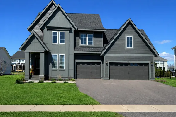 $875,000 | 5822 130th Lane North, Hugo, MN 55038