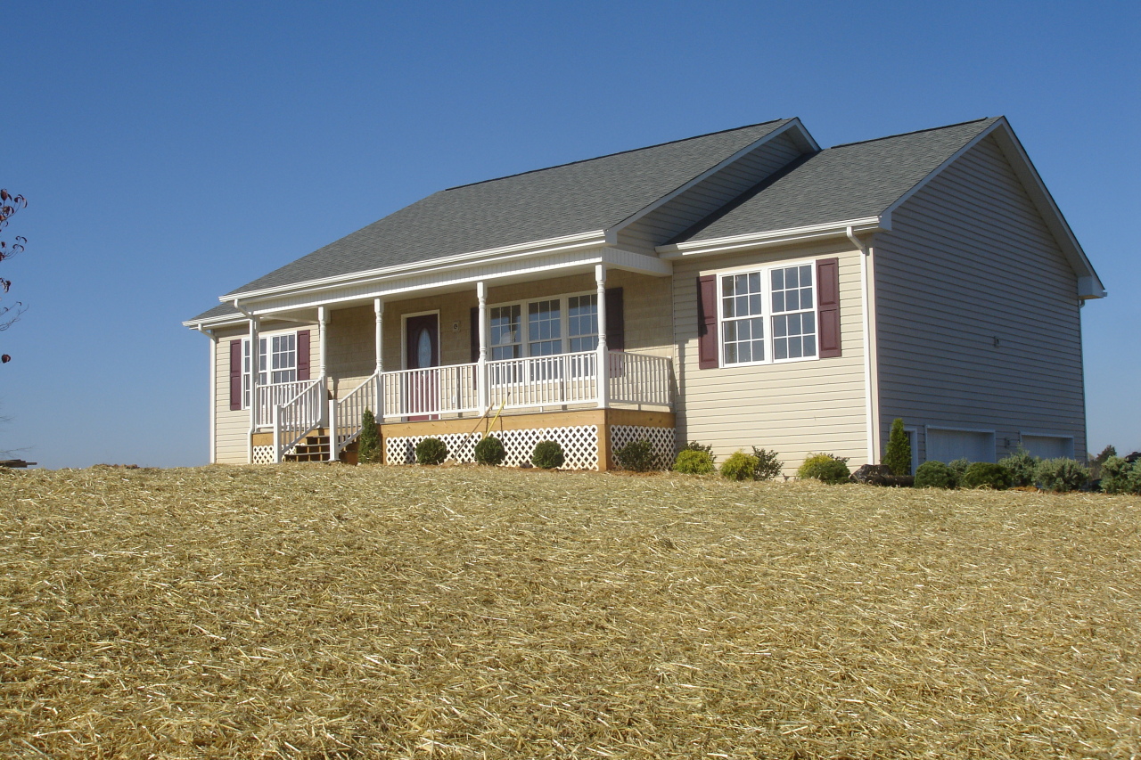 220 Oak Ridge Road Buchanan, VA 24066 - Photo 1 of 2 Front