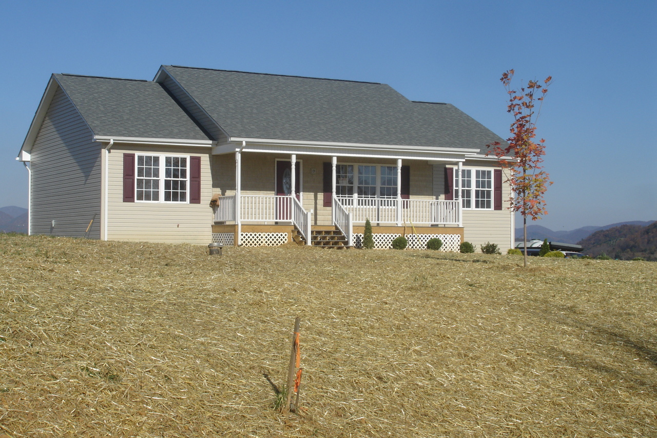 220 Oak Ridge Road Buchanan, VA 24066 - Photo 2 of 2 Front