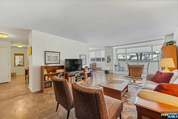 $360,000 | 2150 Center Avenue, Unit 3C, Fort Lee, NJ 07024