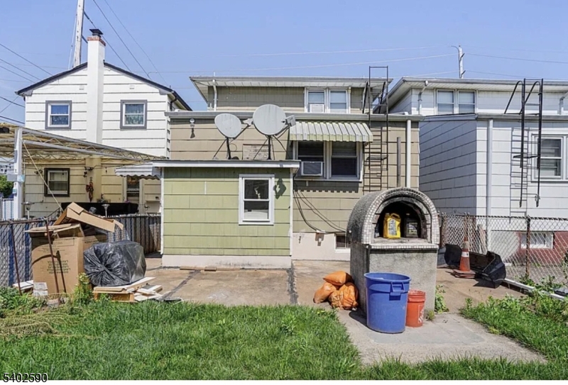 24 Kingsland Avenue Harrison, NJ 07029 - Photo 2 of 2