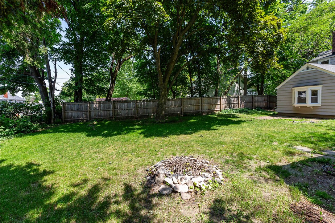 39 Ridgewood Drive Irondequoit, NY 14622 - Photo 6 of 23 Backyard