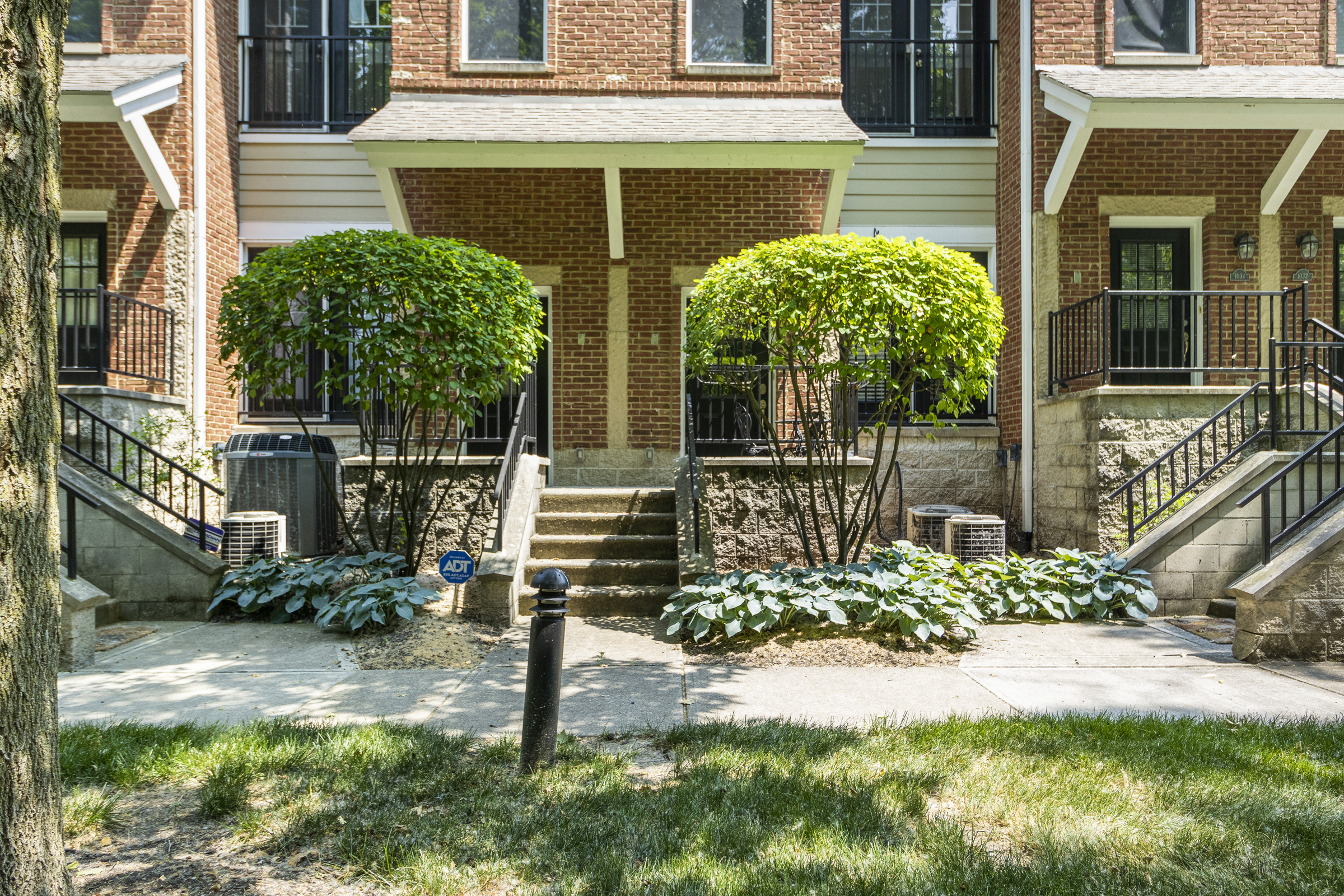 1036 Reserve Way Indianapolis, IN 46220 - Photo 4 of 34