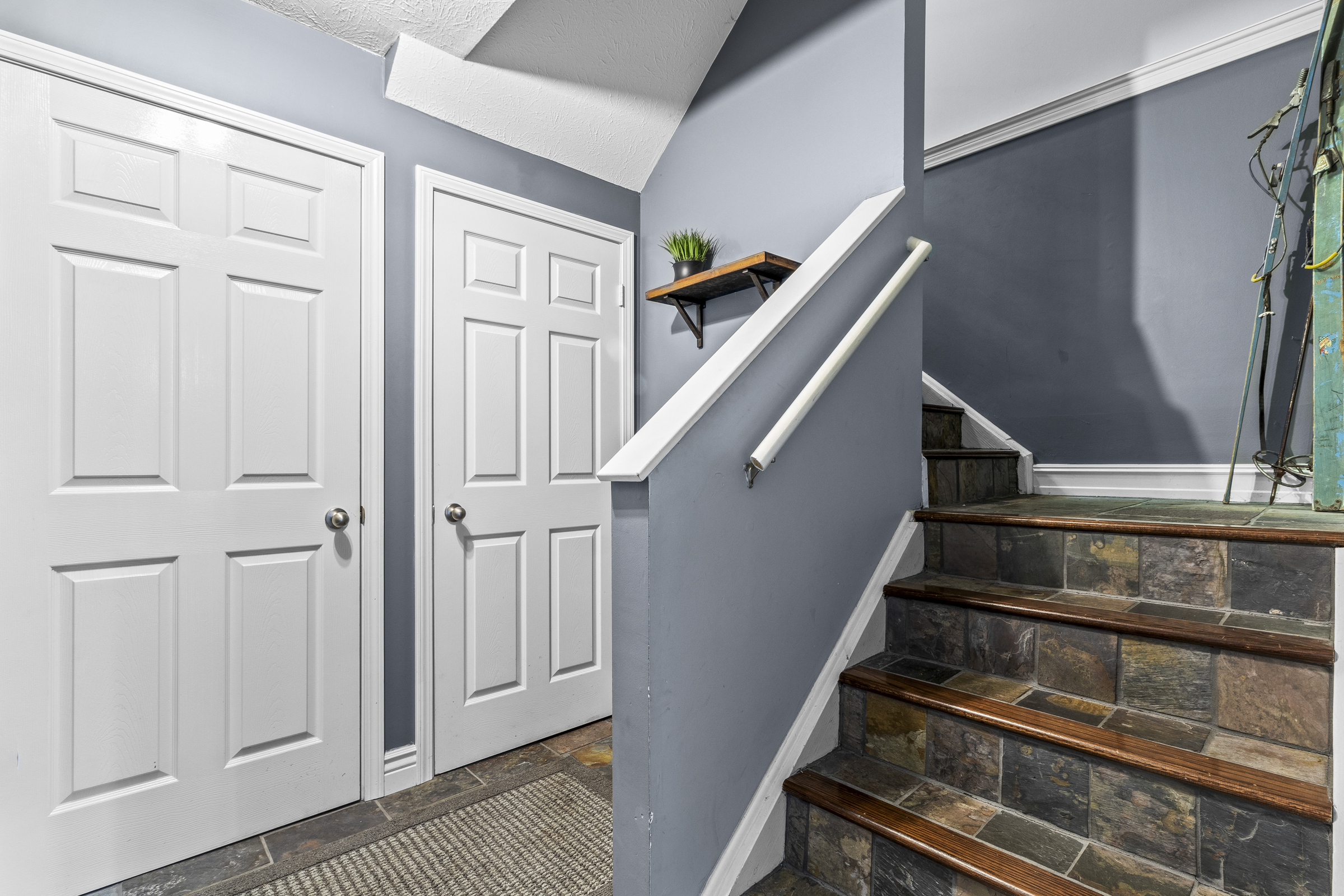 1036 Reserve Way Indianapolis, IN 46220 - Photo 10 of 34