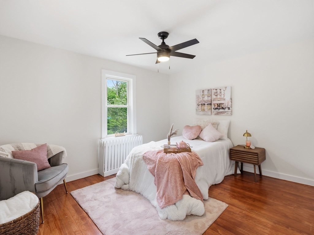 41 Bridgeport Street Worcester, MA 01604 - Photo 17 of 34
