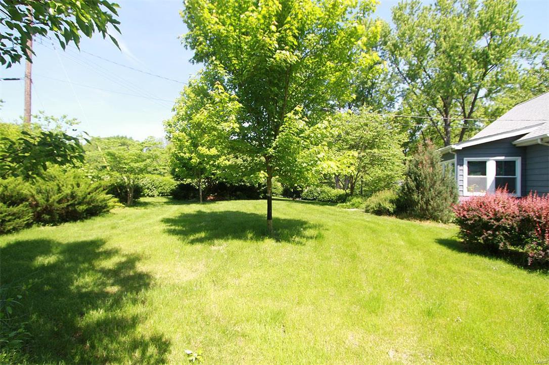 5401 Wenzel Road Alton, IL 62002 - Photo 2 of 26