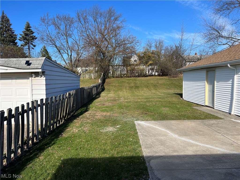 20623 Donnybrook Road Maple Heights, OH 44137 - Photo 5 of 34 Backyard