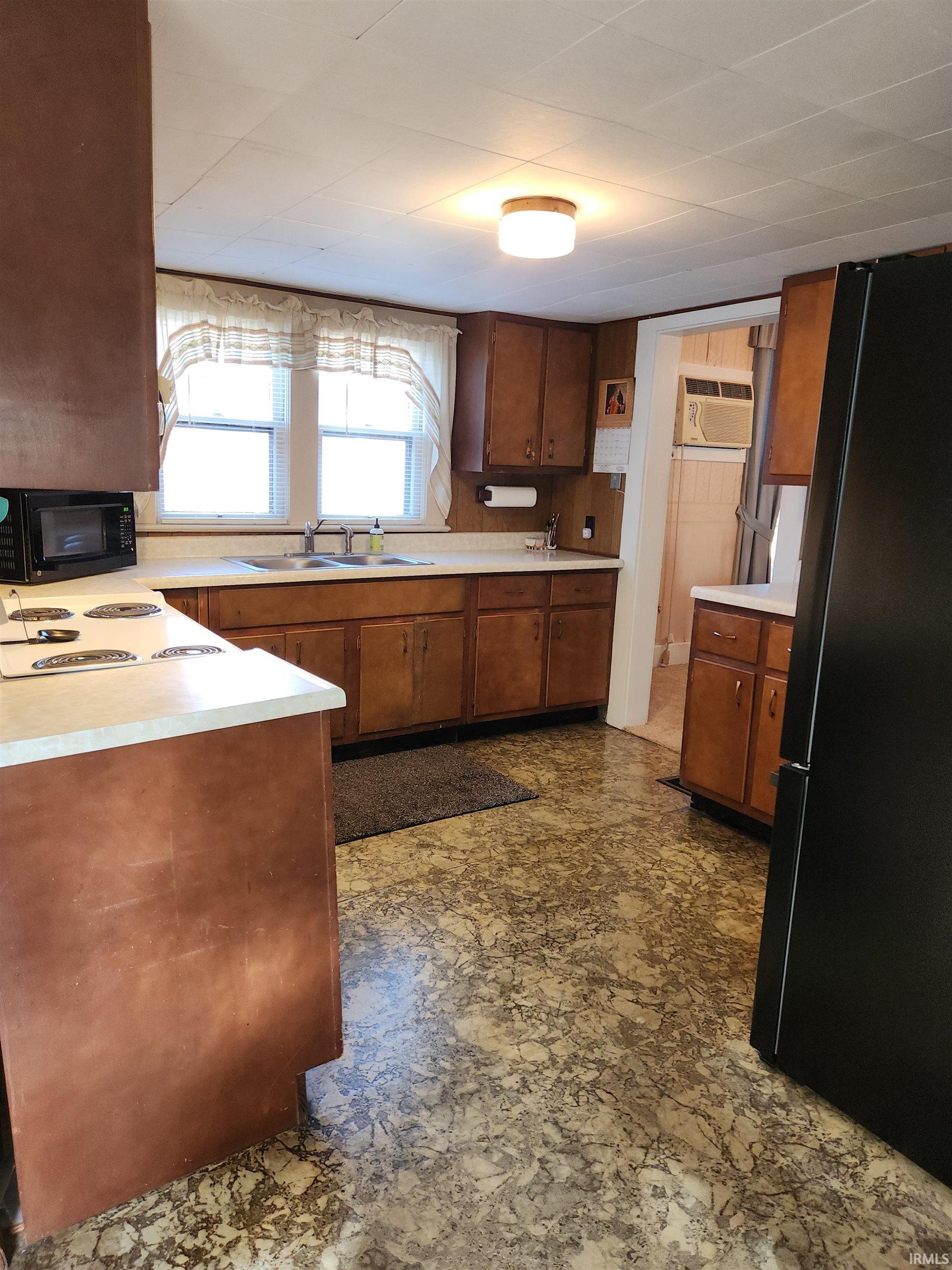 207 North Meridian Street Washington, IN 47501 - Photo 14 of 29