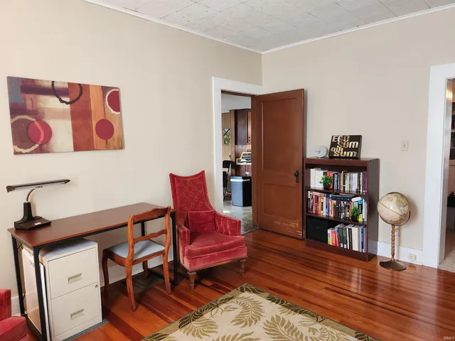 $179,900 | 207 North Meridian Street, Washington, IN 47501