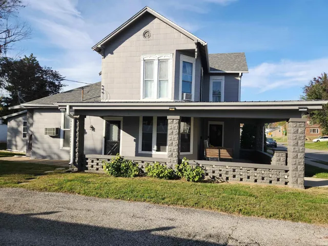 $179,900 | 207 North Meridian Street, Washington, IN 47501