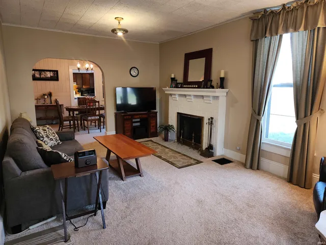 $179,900 | 207 North Meridian Street, Washington, IN 47501