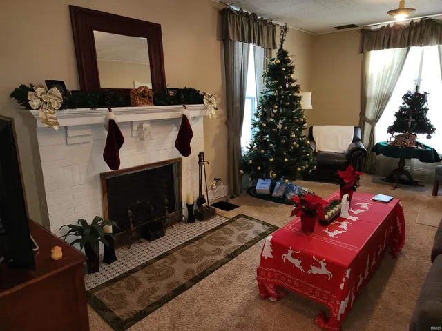 $179,900 | 207 North Meridian Street, Washington, IN 47501