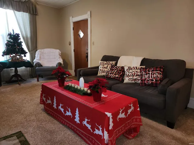 $179,900 | 207 North Meridian Street, Washington, IN 47501