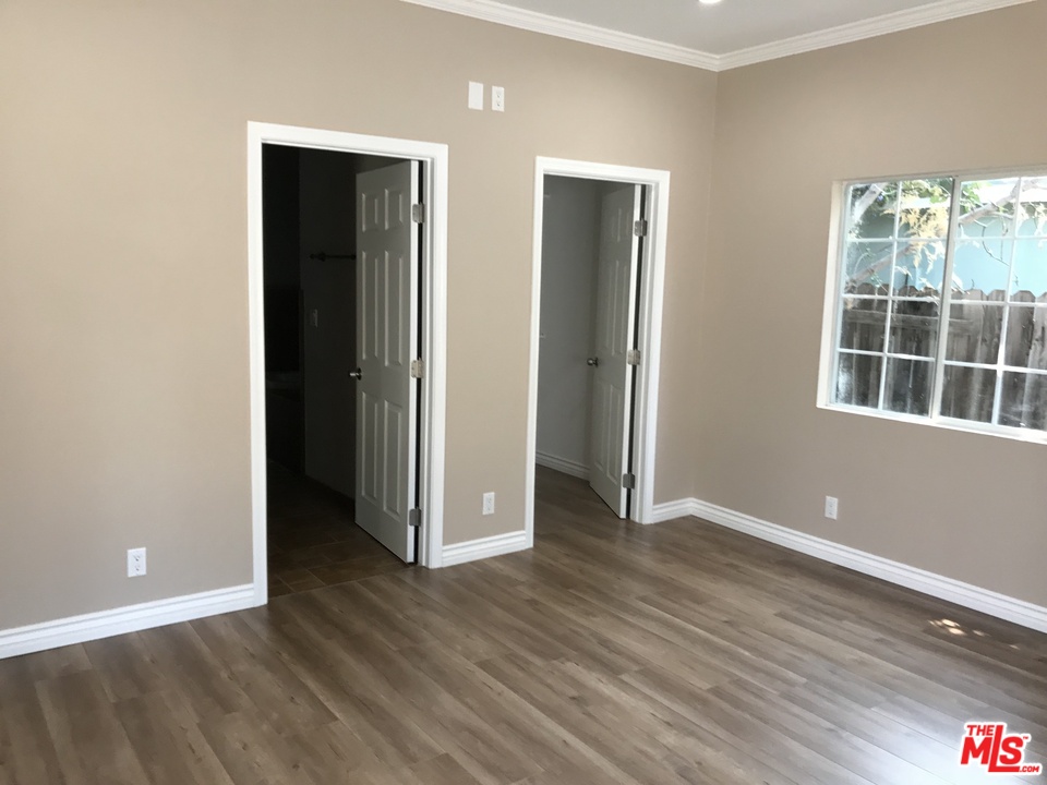 6901 Bothwell Road Reseda, CA 91335 - Photo 12 of 20 Gallery Image 12