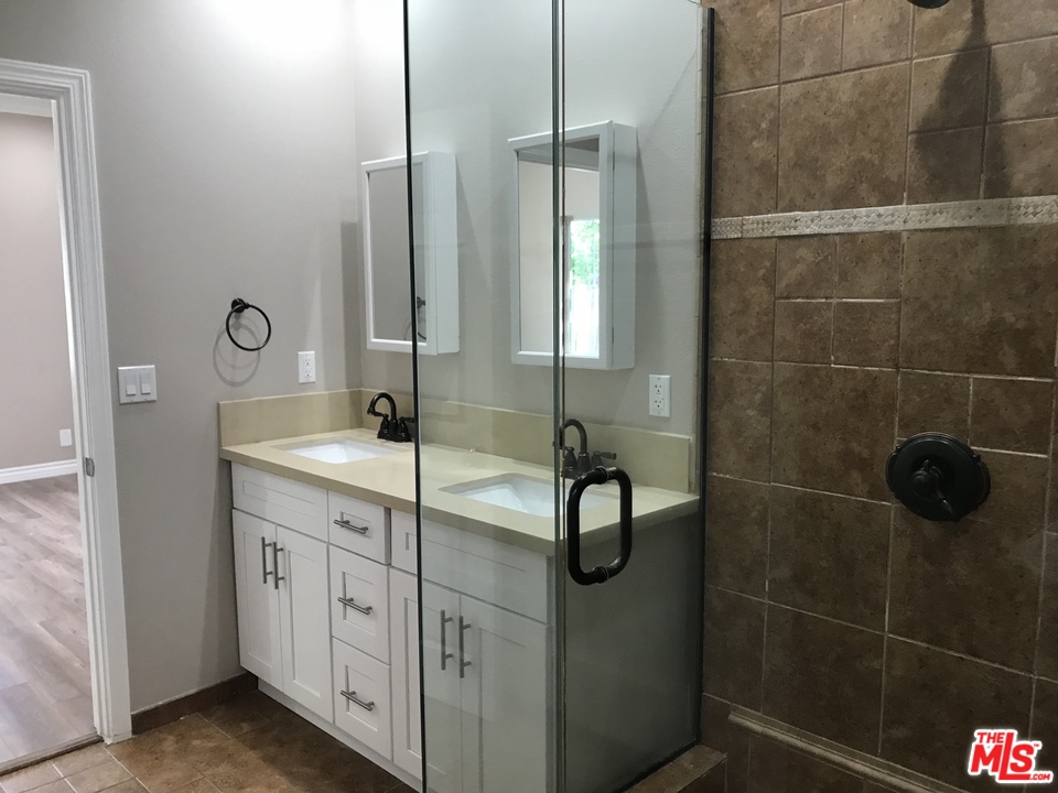 6901 Bothwell Road Reseda, CA 91335 - Photo 15 of 20 Gallery Image 15