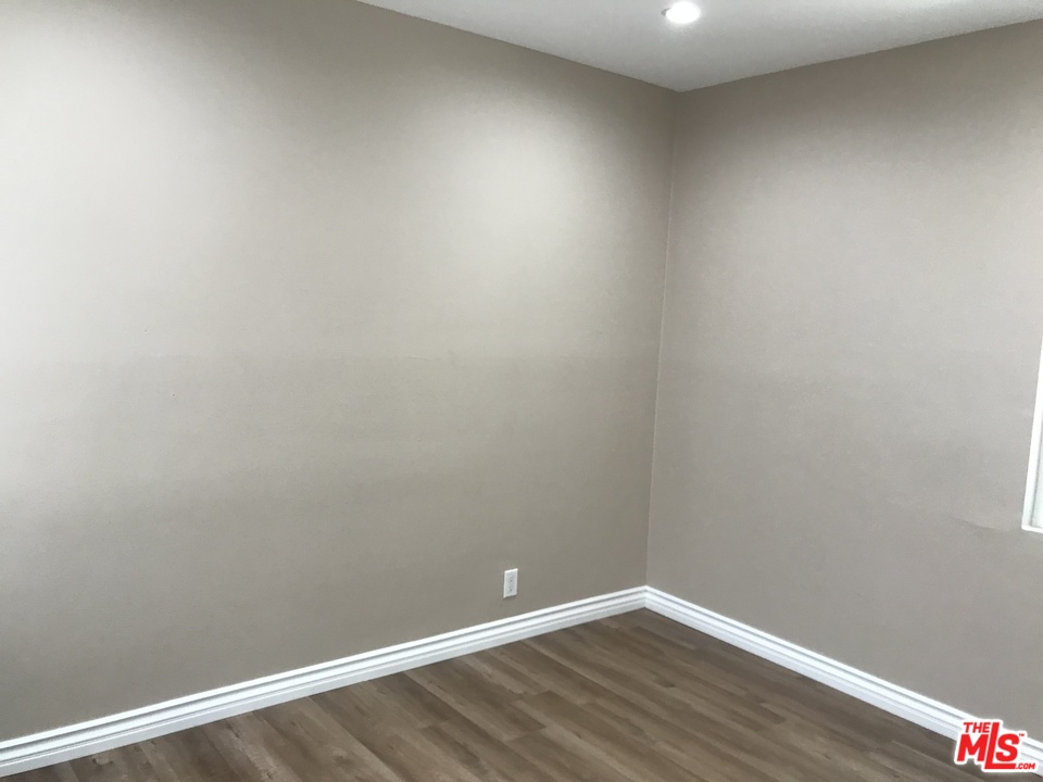 6901 Bothwell Road Reseda, CA 91335 - Photo 18 of 20 Gallery Image 18