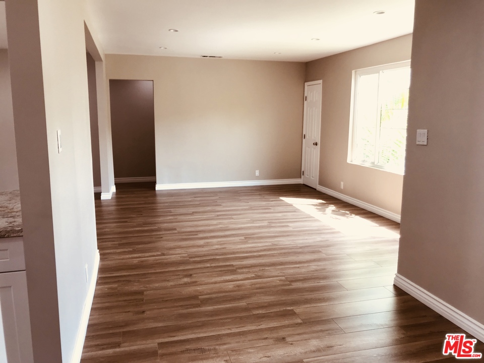 6901 Bothwell Road Reseda, CA 91335 - Photo 4 of 20 Gallery Image 4