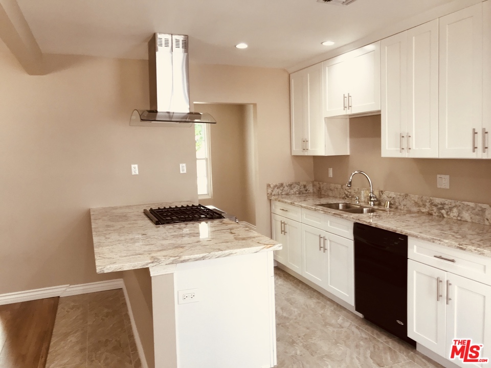 6901 Bothwell Road Reseda, CA 91335 - Photo 9 of 20 Gallery Image 9