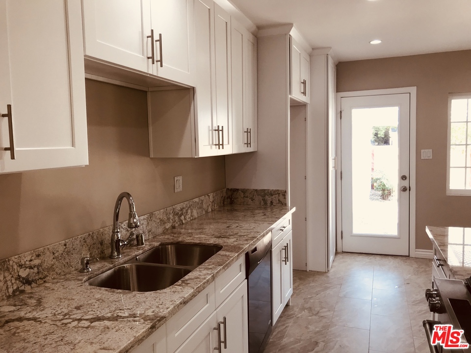 6901 Bothwell Road Reseda, CA 91335 - Photo 10 of 20 Gallery Image 10