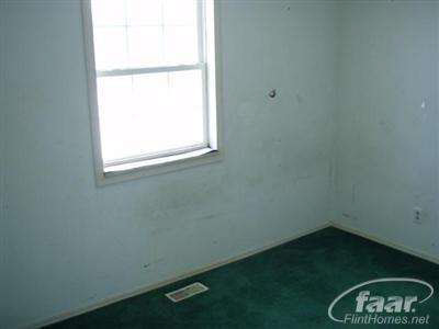 8475 West Frances Road Flushing, MI 48433 - Photo 9 of 12 20144320-8.JPG