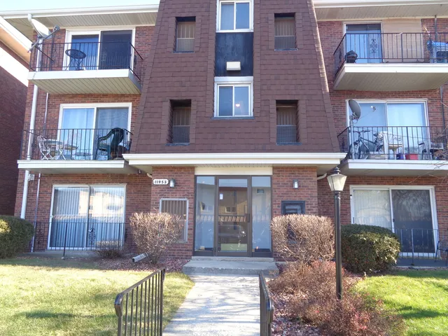 $1,650 | 11953 South Lawndale Avenue, Unit 5C2, Alsip, IL 60803