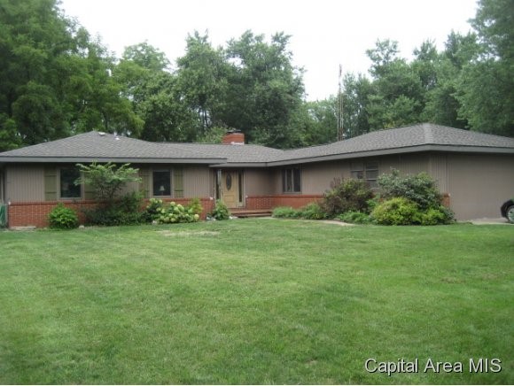 8227 South Vigal Road Pawnee, IL 62558 - Photo 1 of 12