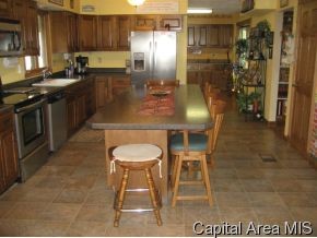 8227 South Vigal Road Pawnee, IL 62558 - Photo 5 of 12