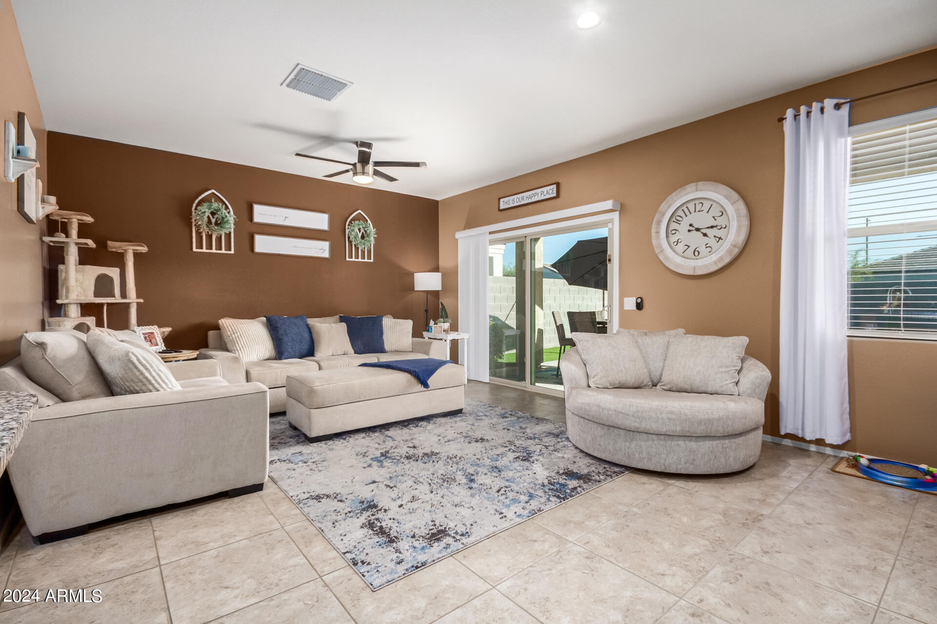 31021 West Osborn Road Buckeye, AZ 85396 - Photo 4 of 24 Living Room