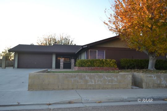 909 North Scott Street Ridgecrest, CA 93555 - Photo 2 of 30