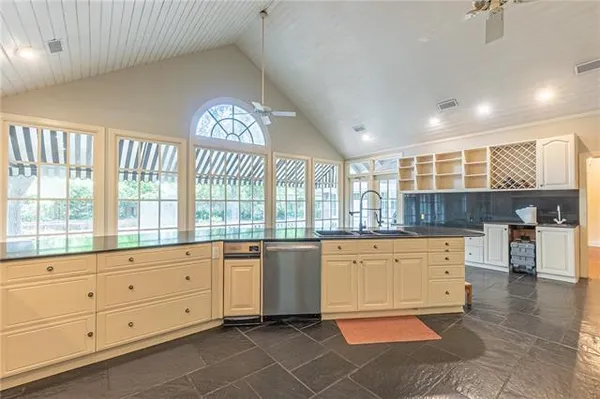 $399,000 | 3806 Pecan Drive, Alexandria, LA 71302