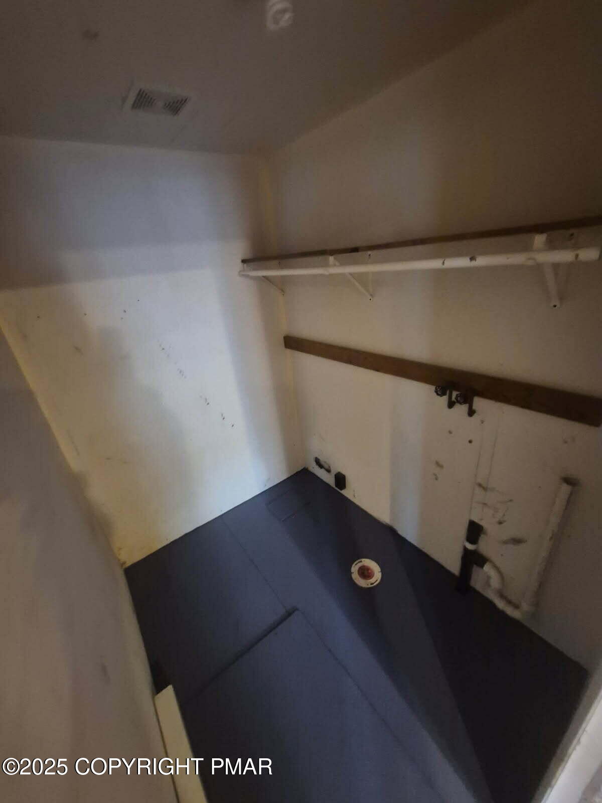 191 Saunders Drive Bushkill, PA 18324 - Photo 36 of 38 image000007