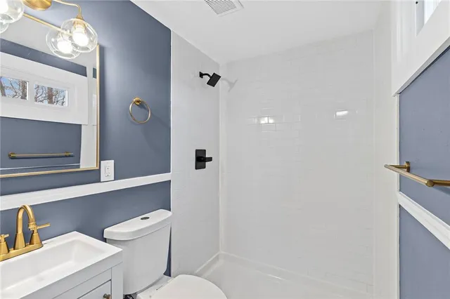 $242,500 | 1015 East College Street, Independence, MO 64050