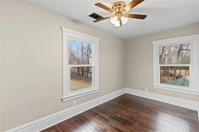 $242,500 | 1015 East College Street, Independence, MO 64050