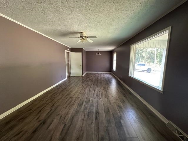 70 South Riverside Drive Savannah, TN 38372 - Photo 5 of 40 a view of empty room with wooden floor and fan