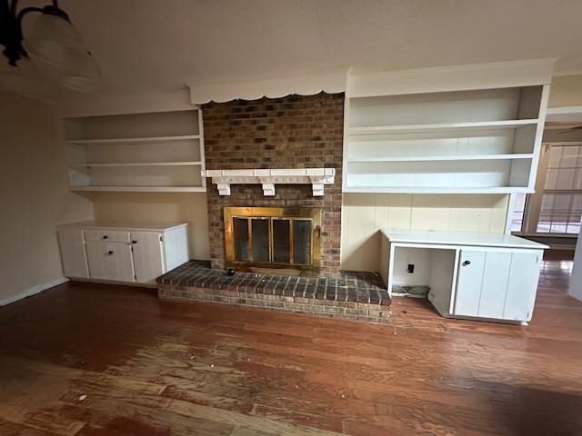 70 South Riverside Drive Savannah, TN 38372 - Photo 7 of 40 a view of a room with wooden floor and windows