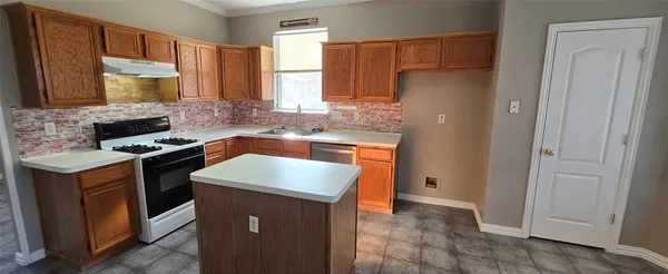 $2,300 | 7213 Montego Drive, Rowlett, TX 75089