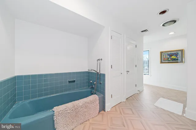 $10,000,000 | 3930 Thompsons Bridge Road, Wilmington, DE 19807