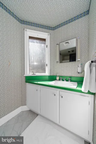 $10,000,000 | 3930 Thompsons Bridge Road, Wilmington, DE 19807