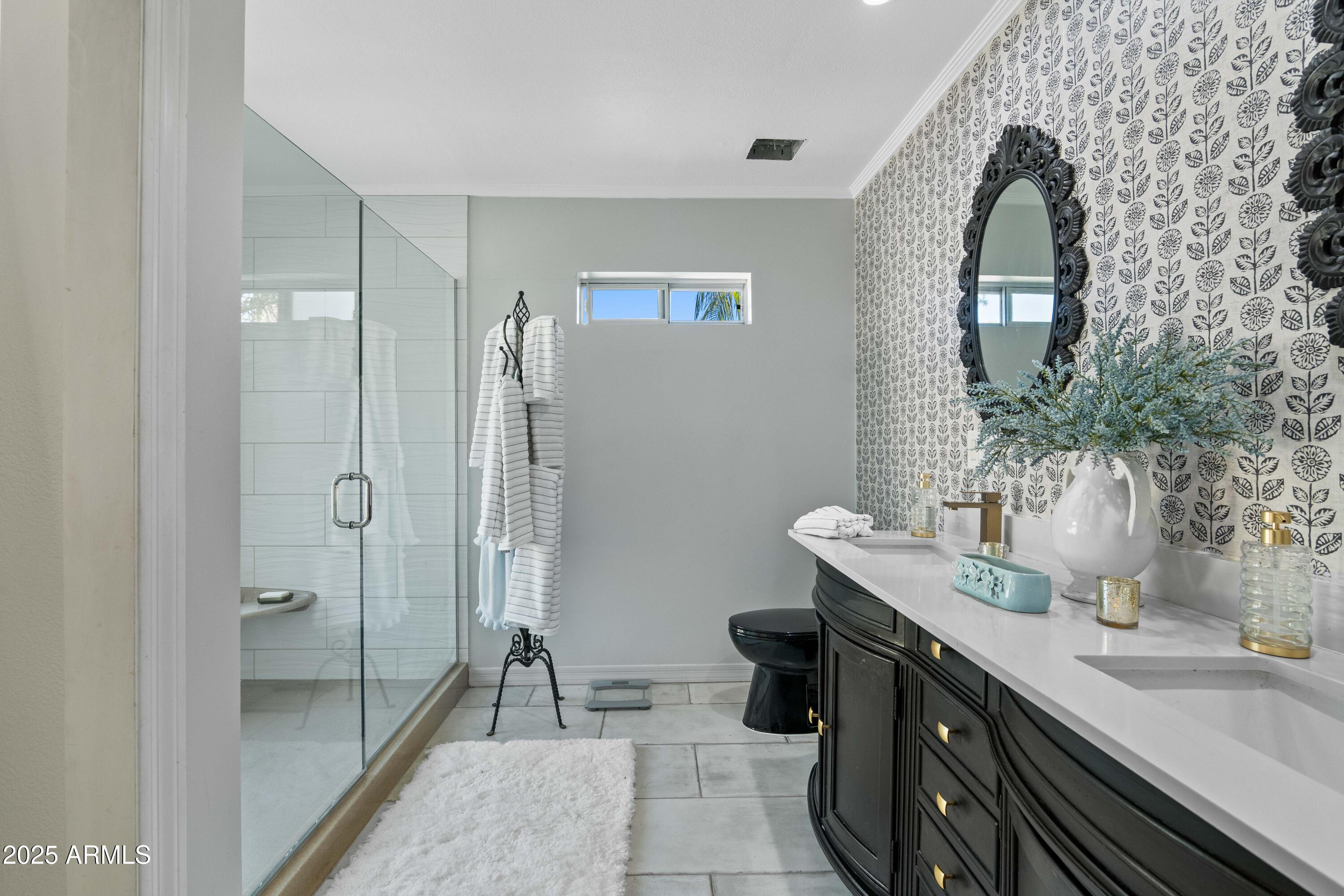 5301 North 25th Place Phoenix, AZ 85016 - Photo 18 of 28 Primary Bathroom
