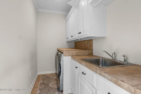 $325,000 | 2017 Southwood Road, Jackson, MS 39211