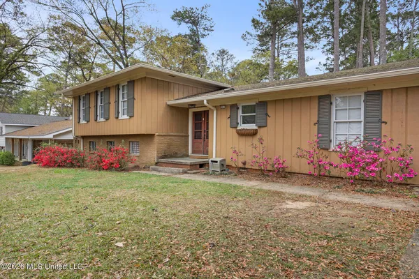 $325,000 | 2017 Southwood Road, Jackson, MS 39211